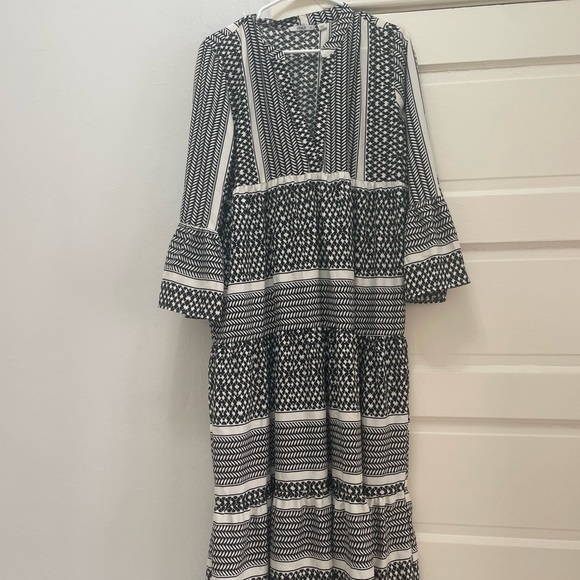 Tiered dress - Picture 2 of 5